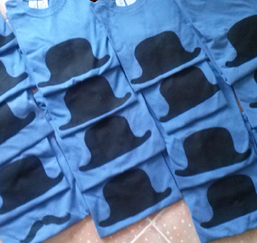 CAMISETAS REGALO COMUNIÓN bordadas a mano. 
